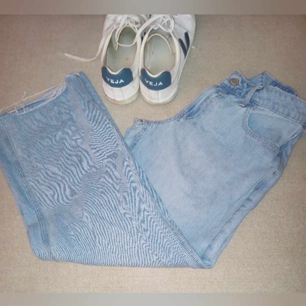 Hollister, Low Rise Baggy, Jeans, Size 27 Short, Light Wash, Distressed Hem